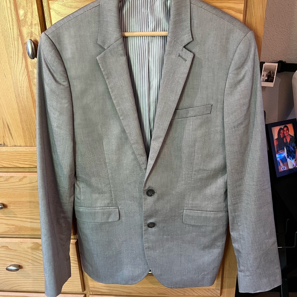 Mens Express Light Grey FULL SUIT (Never worn)